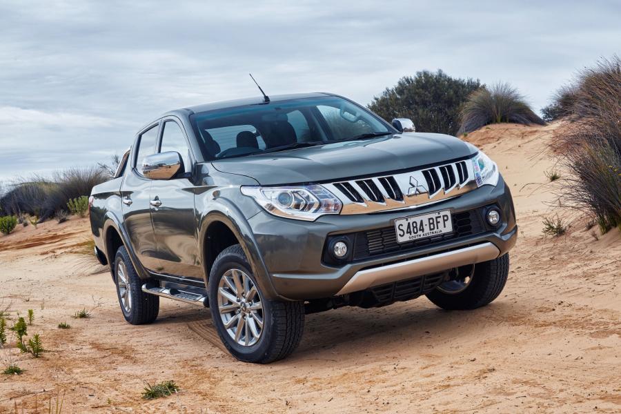  Mitsubishi Triton GLS Double Cab 2015 года  (AU) (фото 3 из 27)